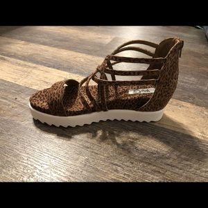 8.5 Cheetah Sandals